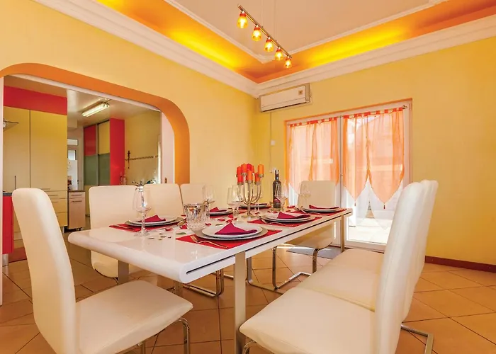 Lovely In With Wifi Holiday home *