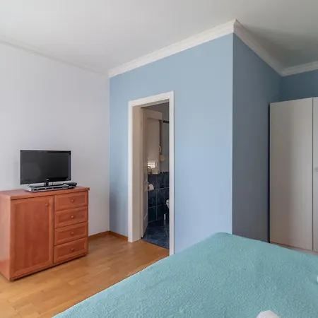 Сasa de vacaciones 5 Bedroom Gorgeous In *
