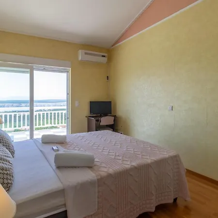 5 Bedroom Gorgeous In