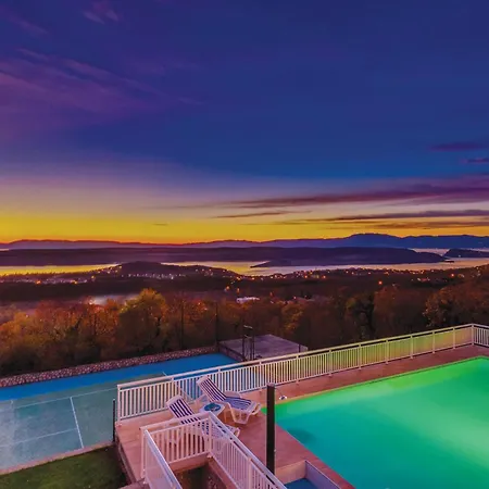 5 Bedroom Gorgeous In Сasa de vacaciones