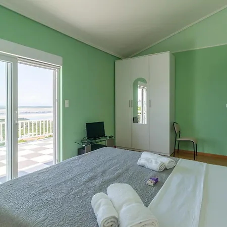 5 Bedroom Gorgeous In * Jadranovo