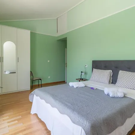 5 Bedroom Gorgeous In Сasa de vacaciones *