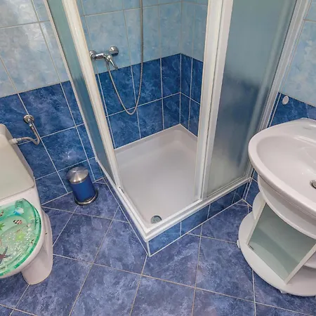 5 Bedroom Gorgeous In *
