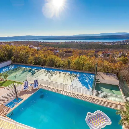 5 Bedroom Gorgeous In